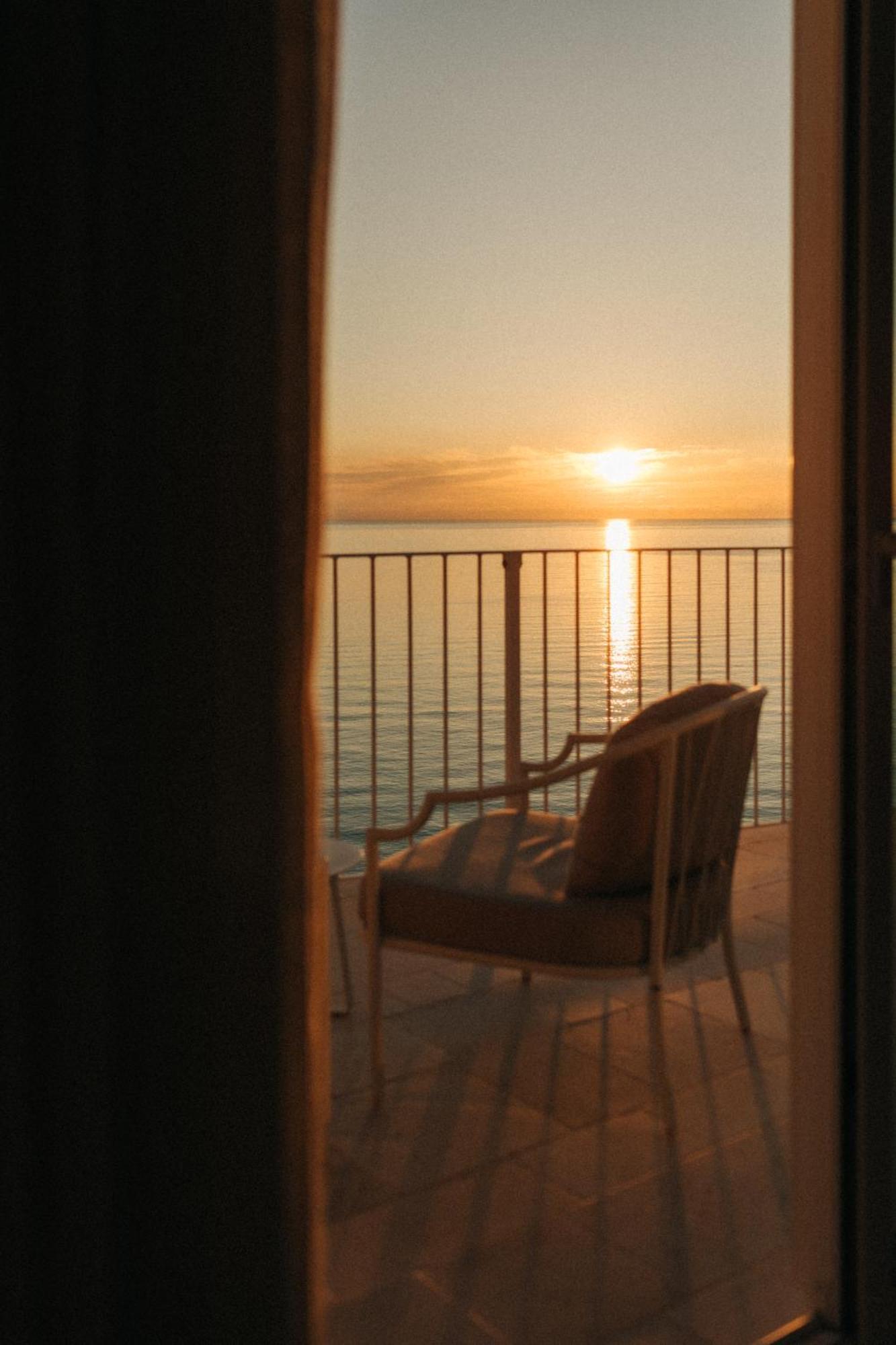 Tra Cielo E Mare Hotel Весте Екстериор снимка